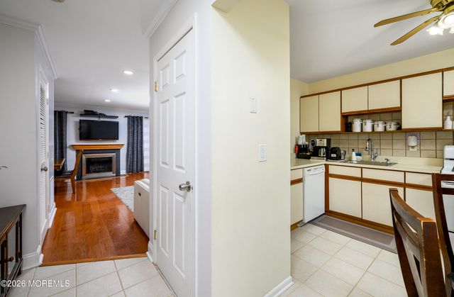 136 Woodmere Drive 406, Parlin, NJ 08859