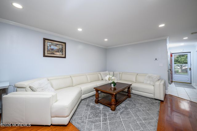 136 Woodmere Drive 406, Parlin, NJ 08859