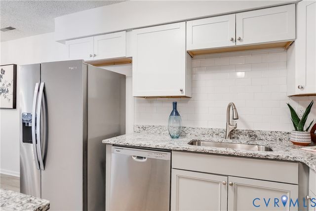 1829 Ivystone Dr, Henrico, VA 23238