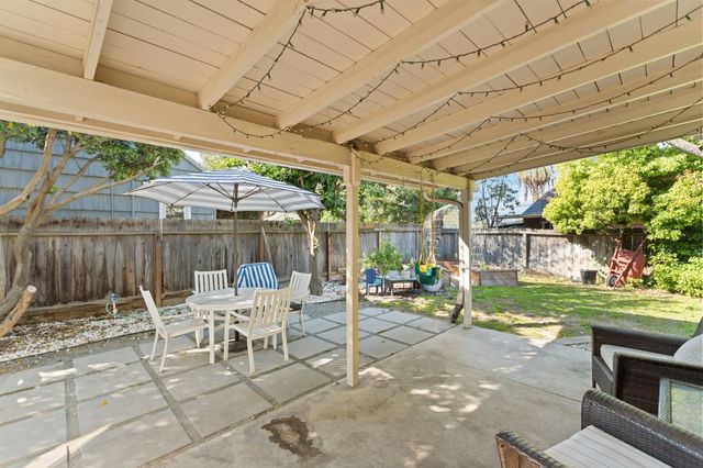 3144 E Sussex Way, Fresno, CA 93726