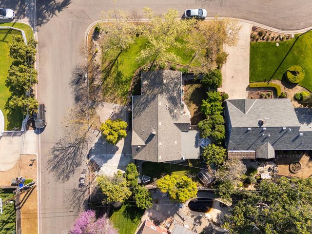 3144 E Sussex Way, Fresno, CA 93726