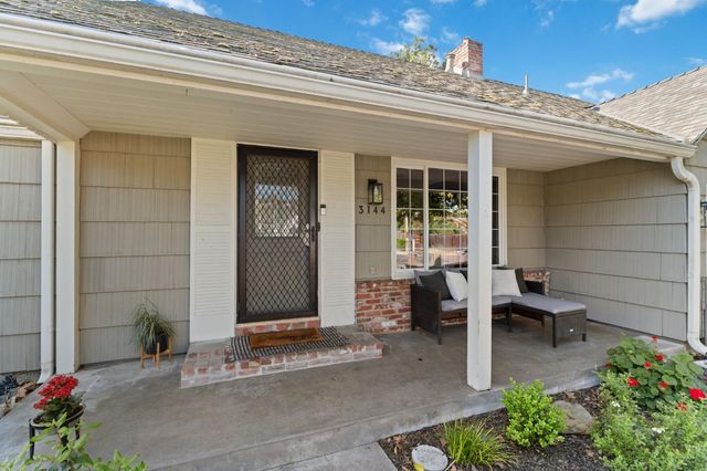 3144 E Sussex Way, Fresno, CA 93726