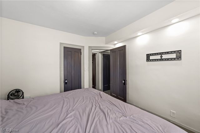 3180 Sycamore Road, Cleveland Heights, OH 44118