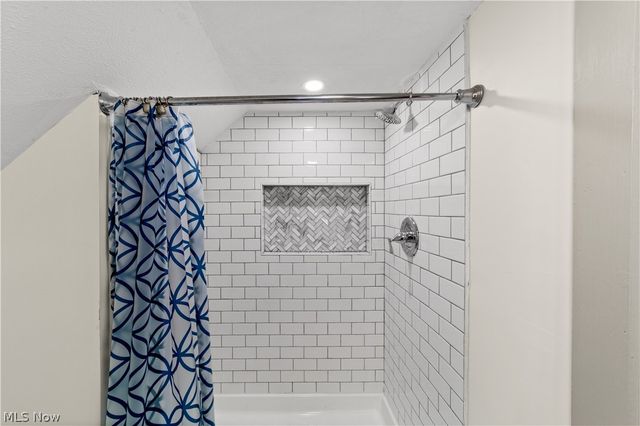 3180 Sycamore Road, Cleveland Heights, OH 44118