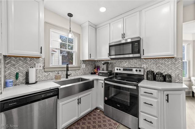 3180 Sycamore Road, Cleveland Heights, OH 44118