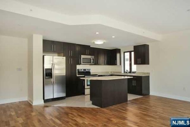 29 1st Street 807, Hackensack, NJ 07601