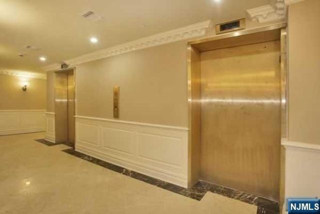 29 1st Street 807, Hackensack, NJ 07601