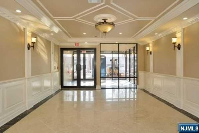 29 1st Street 807, Hackensack, NJ 07601