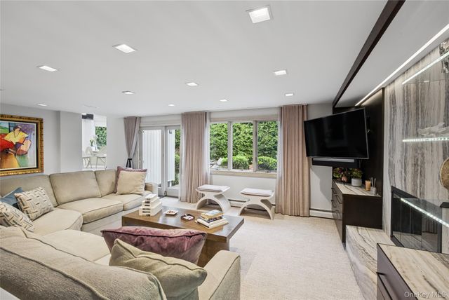 1875 Julian Lane, Merrick, NY 11566