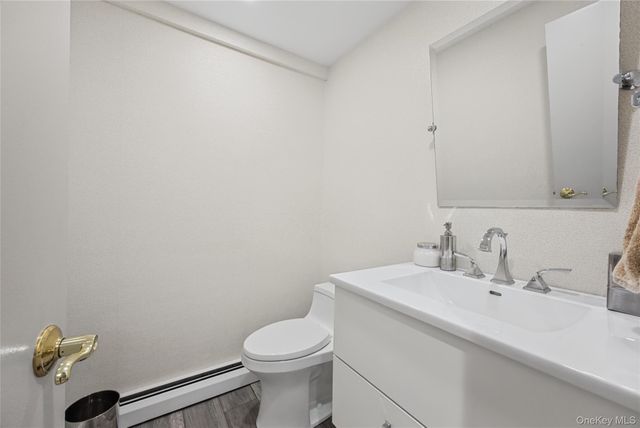 1875 Julian Lane, Merrick, NY 11566