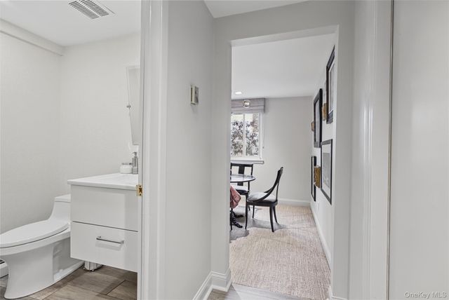 1875 Julian Lane, Merrick, NY 11566