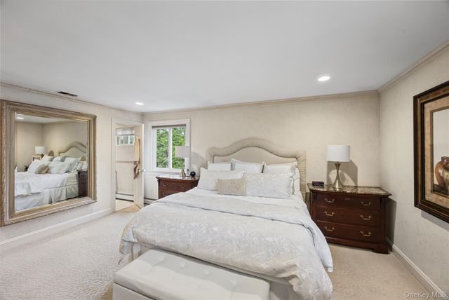 1875 Julian Lane, Merrick, NY 11566
