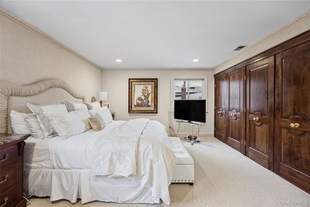 1875 Julian Lane, Merrick, NY 11566