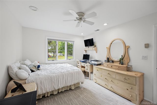 1875 Julian Lane, Merrick, NY 11566