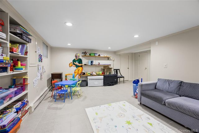1875 Julian Lane, Merrick, NY 11566