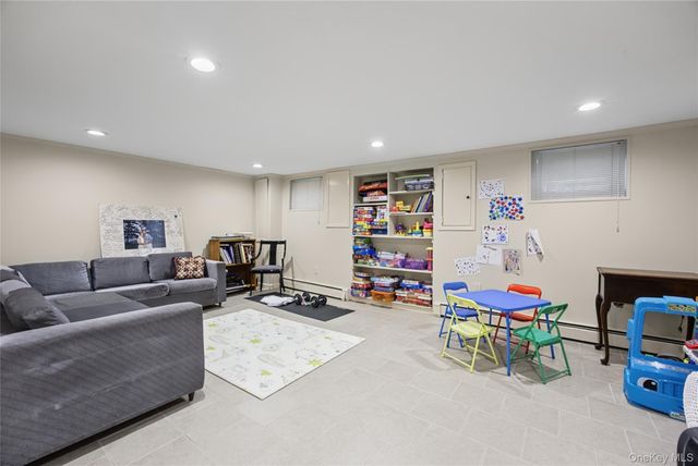 1875 Julian Lane, Merrick, NY 11566