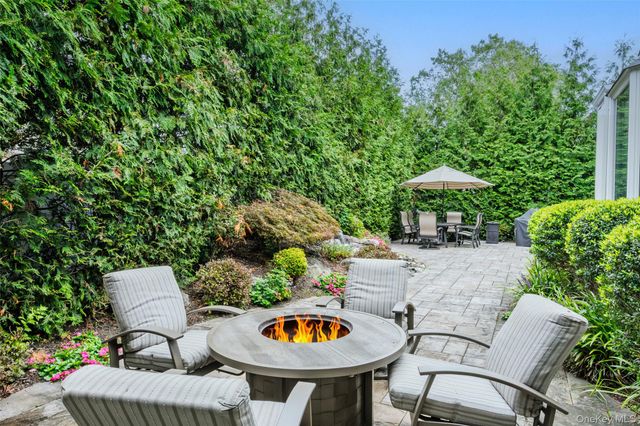 1875 Julian Lane, Merrick, NY 11566