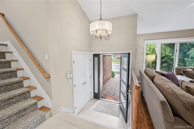 1875 Julian Lane, Merrick, NY 11566