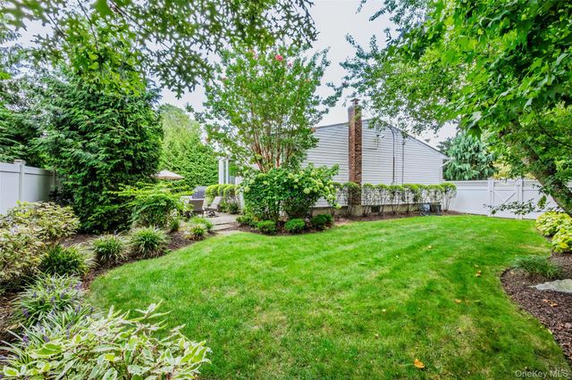 1875 Julian Lane, Merrick, NY 11566