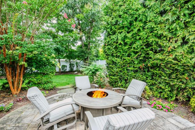 1875 Julian Lane, Merrick, NY 11566
