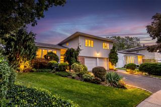1875 Julian Lane, Merrick, NY 11566