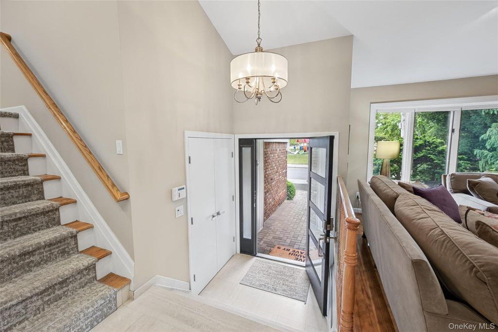 1875 Julian Lane, Merrick, NY 11566 — photo 5