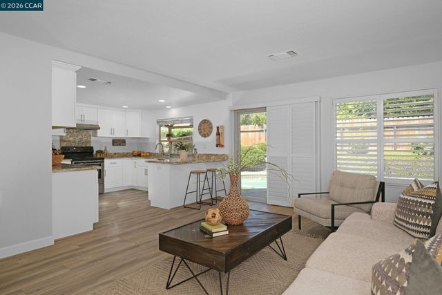 1284 Pinecrest Drive, Concord, CA 94521