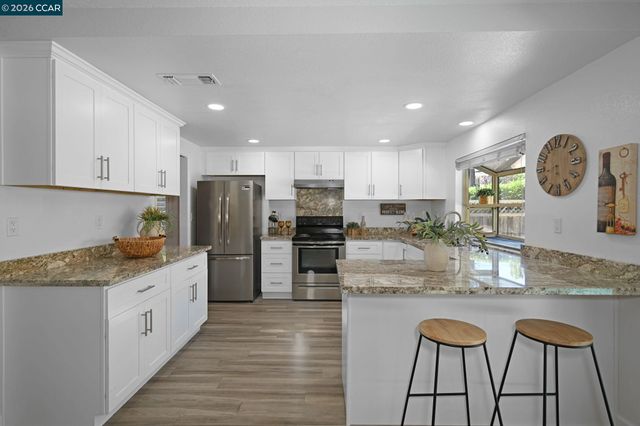 1284 Pinecrest Drive, Concord, CA 94521