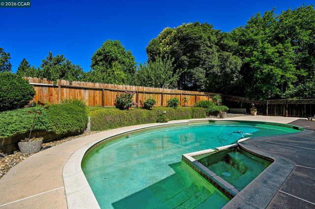 1284 Pinecrest Drive, Concord, CA 94521