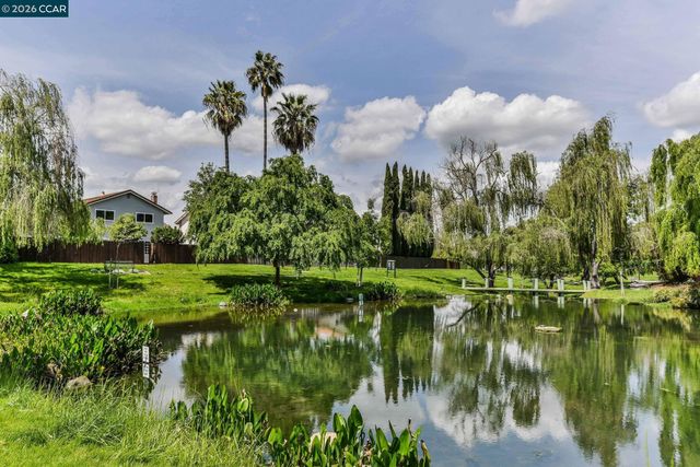 1284 Pinecrest Drive, Concord, CA 94521
