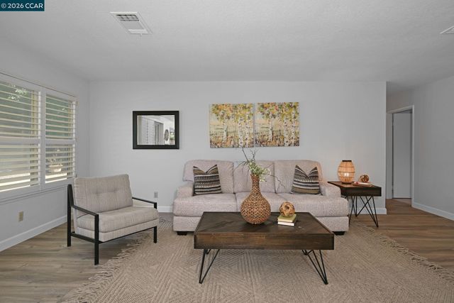 1284 Pinecrest Drive, Concord, CA 94521