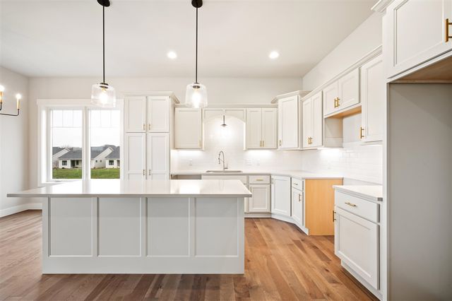 2560 Noellyn Drive, Berrien Springs, MI 49103