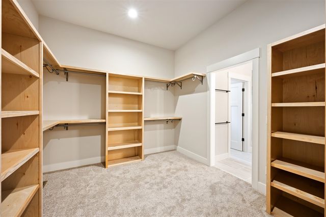 2560 Noellyn Drive, Berrien Springs, MI 49103