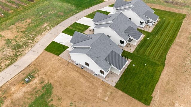 2560 Noellyn Drive, Berrien Springs, MI 49103