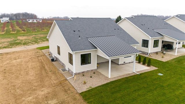 2560 Noellyn Drive, Berrien Springs, MI 49103