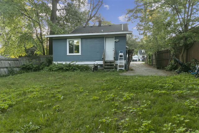 2645 Longstreet Avenue, Wyoming, MI 49509