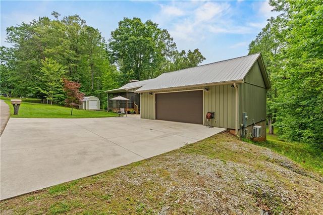 398 Old Stagecoach Road, Clarkesville, GA 30523