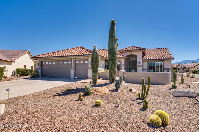 976 N Night Heron Drive, Green Valley, AZ 85614