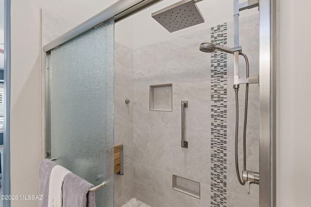 976 N Night Heron Drive, Green Valley, AZ 85614