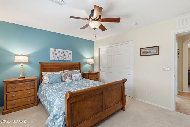 976 N Night Heron Drive, Green Valley, AZ 85614