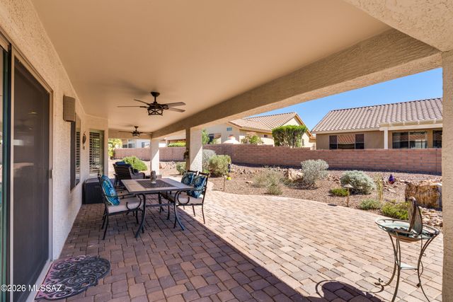 976 N Night Heron Drive, Green Valley, AZ 85614