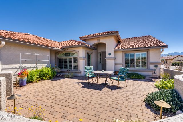 976 N Night Heron Drive, Green Valley, AZ 85614