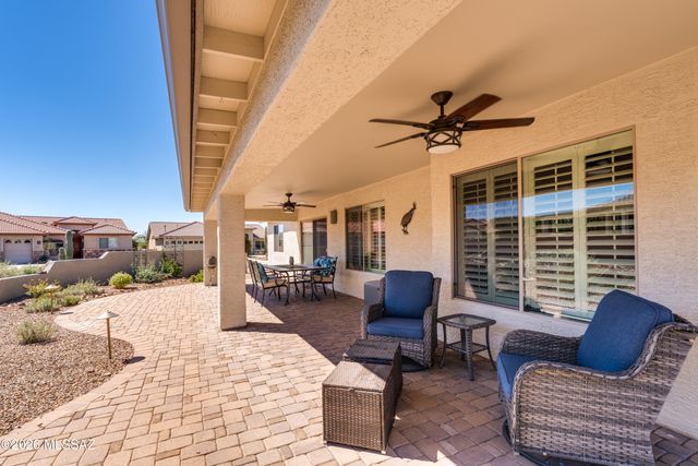 976 N Night Heron Drive, Green Valley, AZ 85614