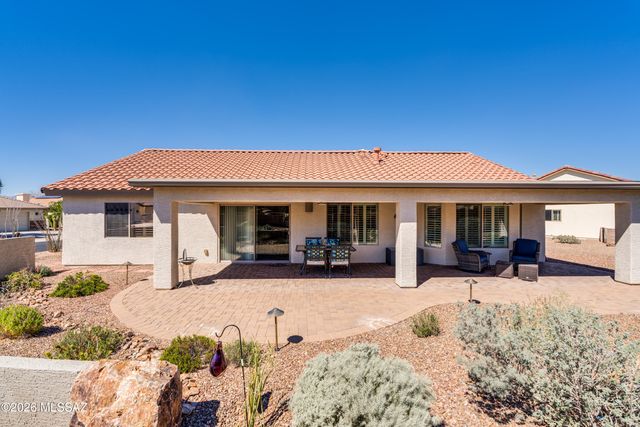 976 N Night Heron Drive, Green Valley, AZ 85614