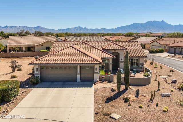 976 N Night Heron Drive, Green Valley, AZ 85614