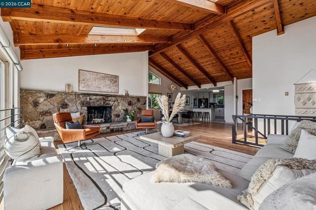 3203 Monterey Blvd, Oakland, CA 94602