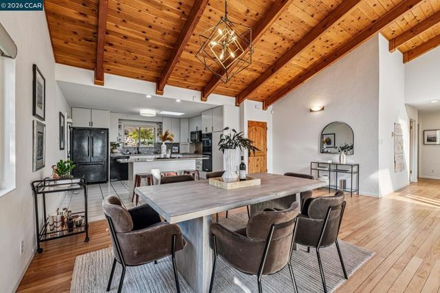 3203 Monterey Blvd, Oakland, CA 94602