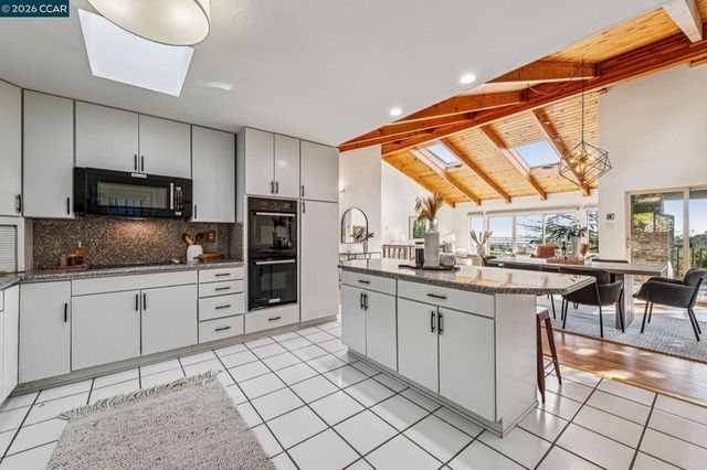 3203 Monterey Blvd, Oakland, CA 94602