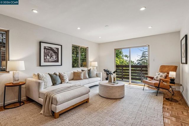 3203 Monterey Blvd, Oakland, CA 94602