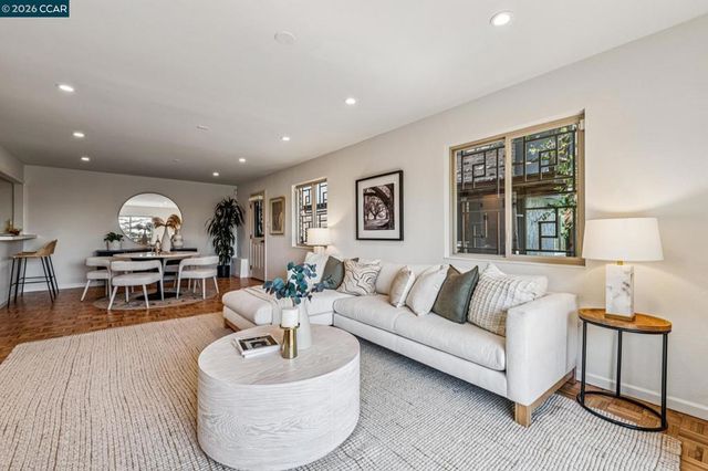 3203 Monterey Blvd, Oakland, CA 94602